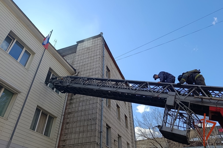 Росгвардия и МЧС провели совместные пожарно-тактические учения в Томске (видео)