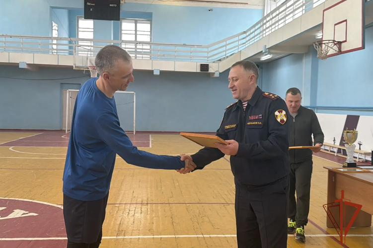 ОМОН «Ратник» стал победителем юбилейного турнира по мини-футболу на Кубок начальника Управления Росгвардии по Томской области