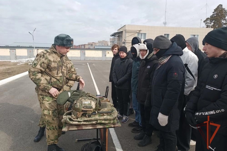 В Северском соединении Росгвардии завершились военные сборы со студентами промышленного колледжа