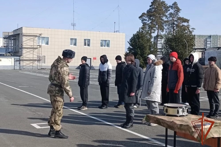 В Северском соединении Росгвардии завершились военные сборы со студентами промышленного колледжа