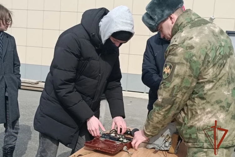 В Северском соединении Росгвардии завершились военные сборы со студентами промышленного колледжа
