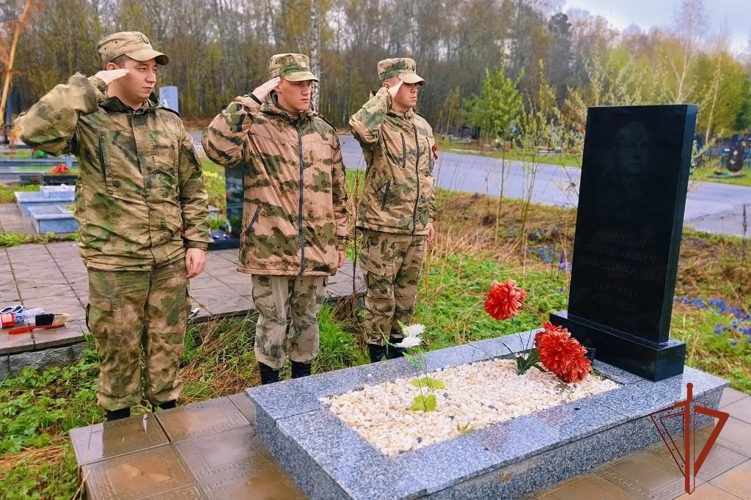 Росгвардейцы в Томской области присоединились к ведомственной акции «На страже памяти»