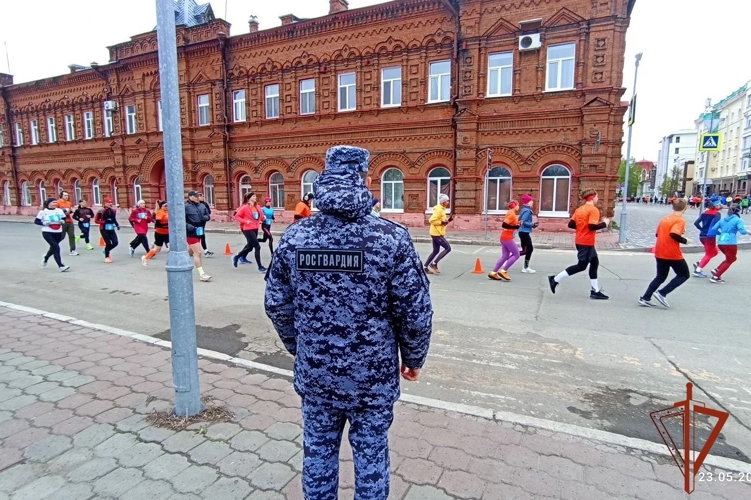 Росгвардия обеспечила безопасность юбилейного Всероссийского полумарафона «ЗаБег.РФ» в Томске