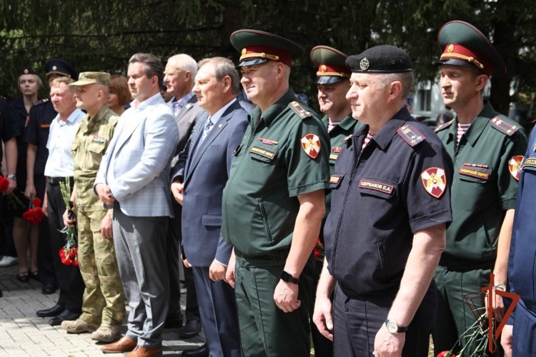 В Томске открыт памятный знак в честь Федеральной службы войск национальной гвардии Российской Федерации