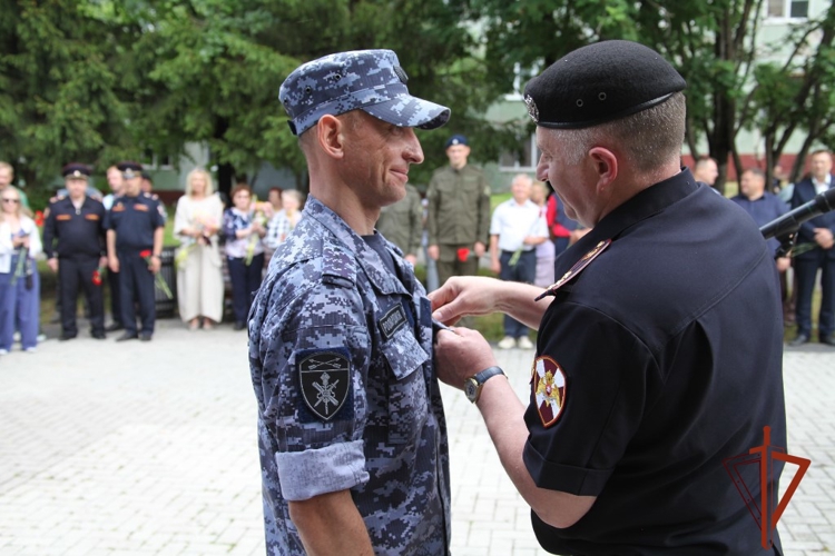 В Томске открыт памятный знак в честь Федеральной службы войск национальной гвардии Российской Федерации