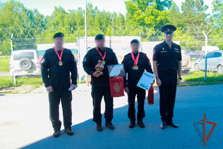 ОМОН «Ратник» из Томской области победил на межрегиональном чемпионате по стрельбе памяти майора Александра Иванова