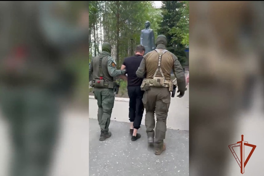 При силовой поддержке СОБР Росгвардии в Томской области задержан подозреваемый в убийстве, совершенном 14 лет назад