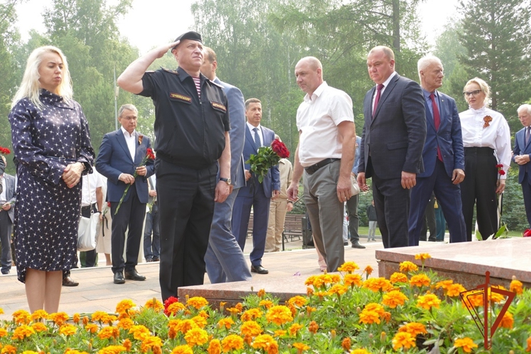 В 85-ю годовщину начала Великой Отечественной войны начальник Управления Росгвардии по Томской области принимает участие в памятных мероприятиях