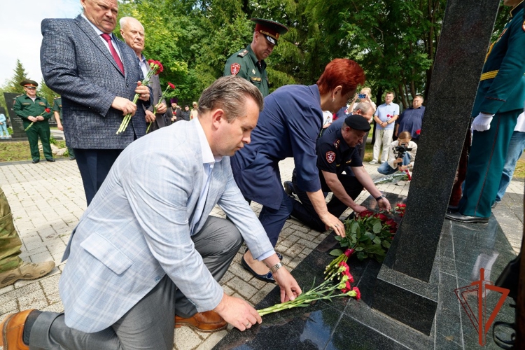 В Томске открыт памятный знак в честь Федеральной службы войск национальной гвардии Российской Федерации