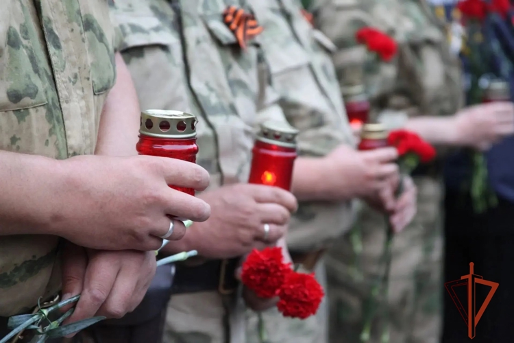 Военнослужащие и ветераны северского соединения Росгвардии присоединились к Всероссийской акции «Свеча памяти»