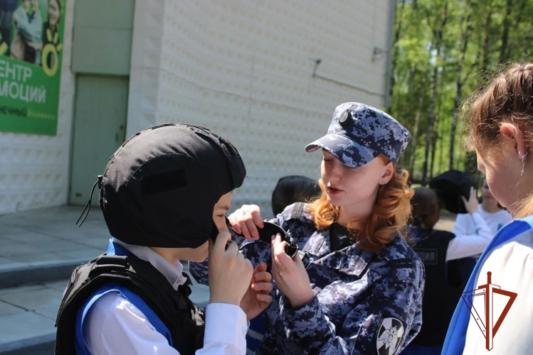Всероссийская акция «Каникулы с Росгвардией» стартовала в Томской области