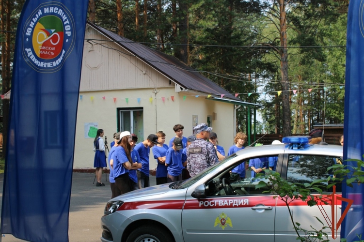 Более 100 юных инспекторов движения стали участниками акции «Каникулы с Росгвардией» в Томской области