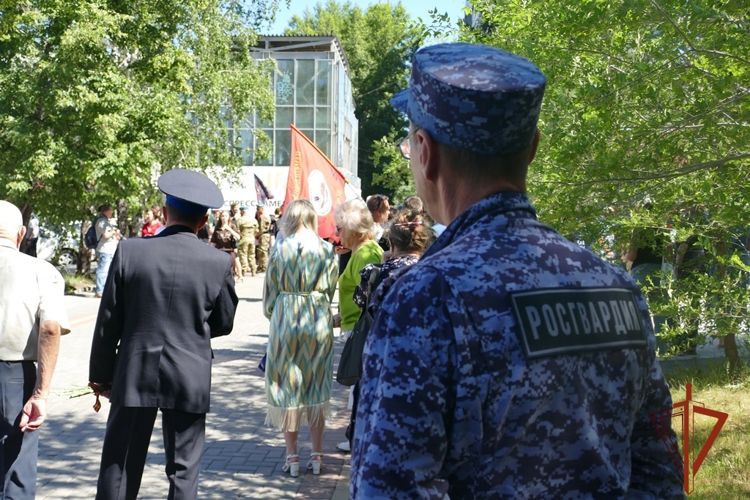 Начальник Управления Росгвардии по Томской области в День ветеранов боевых действий почтил память павших за Родину