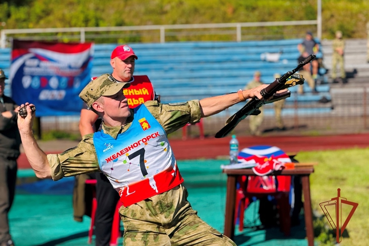 Росгвардейцы из Томской области завоевали золото на чемпионате Сибирского округа Росгвардии по военно-прикладному спорту