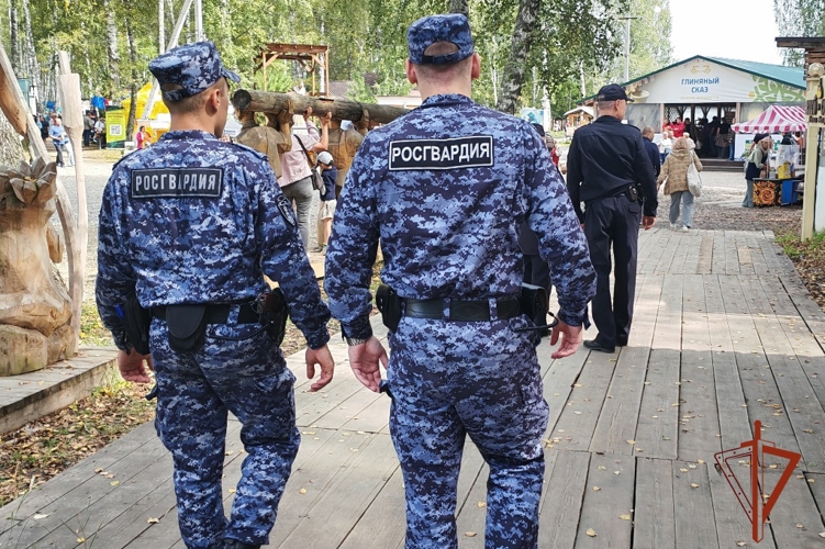 Безопасность международного фестиваля ремесел «Праздник топора – 2026» в Томской области обеспечила Росгвардия