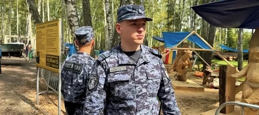 Безопасность международного фестиваля ремесел «Праздник топора – 2026» в Томской области обеспечила Росгвардия (видео)