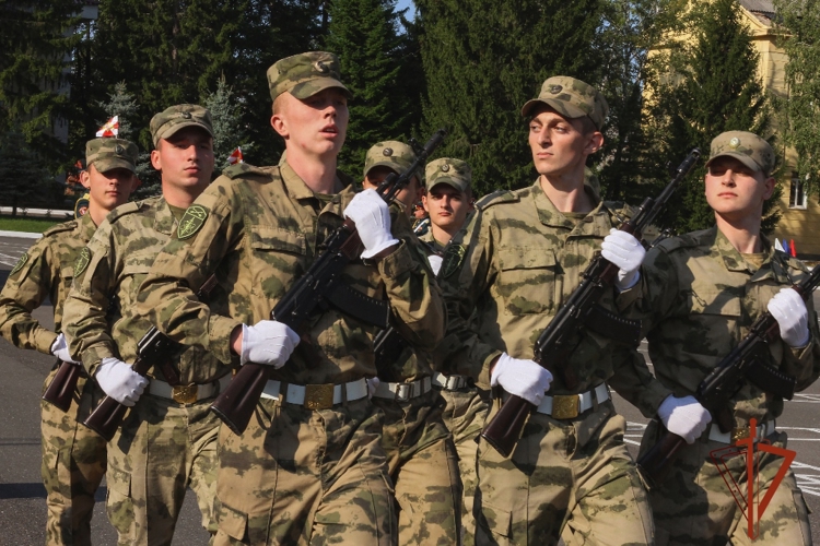 Новобранцы северского соединения Росгвардии приняли военную присягу