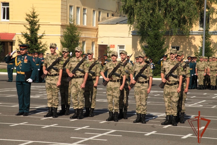 Новобранцы северского соединения Росгвардии приняли военную присягу