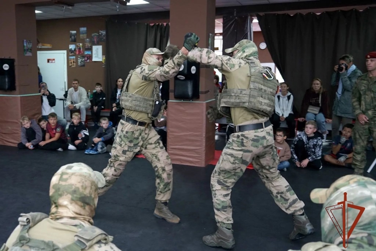 При поддержке Росгвардии в Томской области состоялся турнир по кикбоксингу «Ринг дружбы» среди юных спортсменов