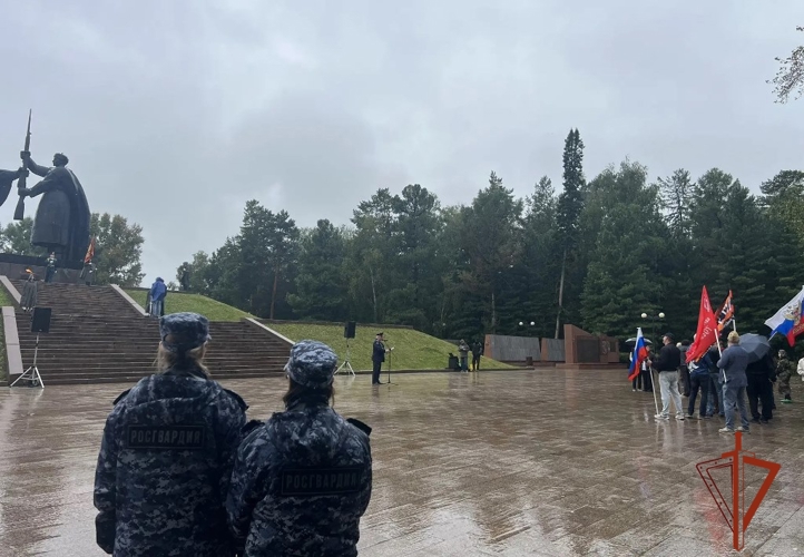 Росгвардейцы обеспечили правопорядок во время празднования Дня Государственного флага России в Томске