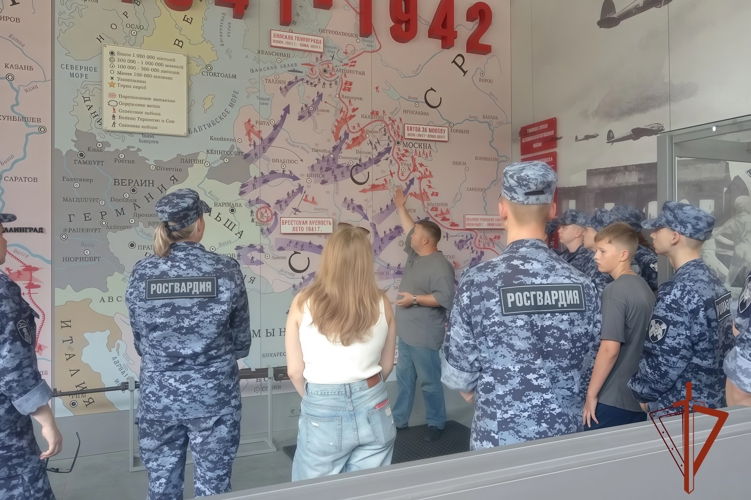Росгвардейцы прикоснулись к истории Великой Победы в томском музее под открытым небом