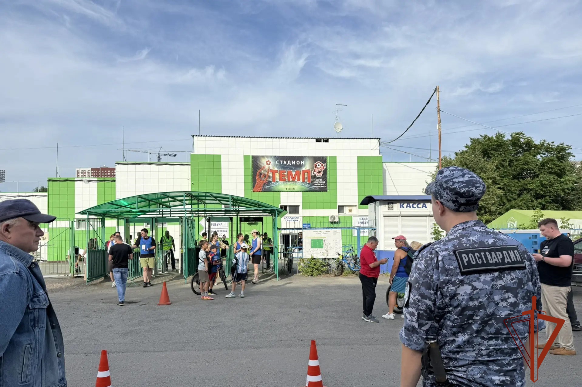 Росгвардия обеспечила правопорядок на футбольном дерби Томска и Новосибирска в рамках Кубка России