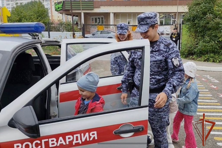 В Томской области завершилась всероссийская акция «Каникулы с Росгвардией»