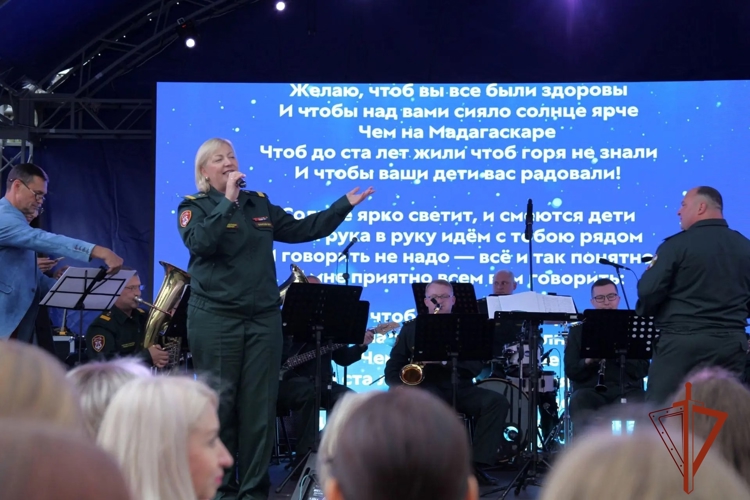 Военный оркестр Росгвардии выступил на праздничных площадках в Томской области в юбилейный год ведомства