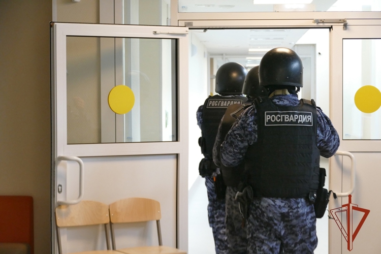 Всероссийские учения на объектах образования прошли в Томской области при участии Росгвардии