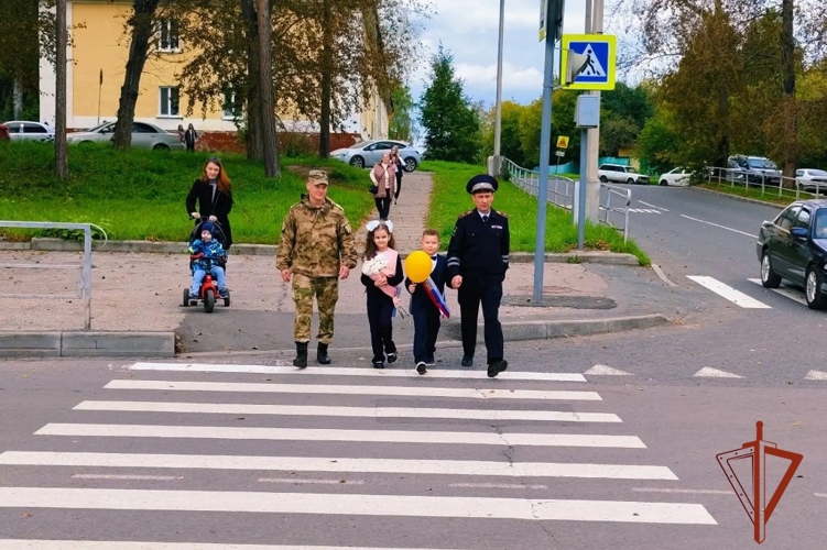 Росгвардейцы и автоинспекторы в Томской области провели акцию «Безопасные дороги детям!»