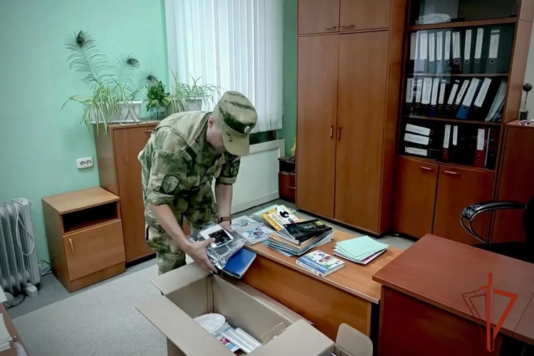 Росгвардейцы помогли детям подготовиться к новому учебному году в Томской области