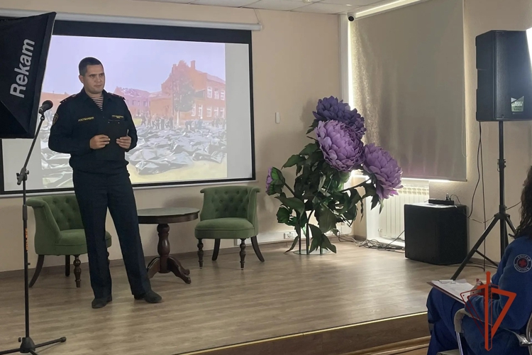 Росгвардейцы провели акцию «Вместе против террора» для студентов и школьников Томской области