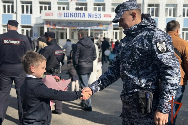 Росгвардия обеспечила безопасность граждан во время празднования Дня знаний в Томской области