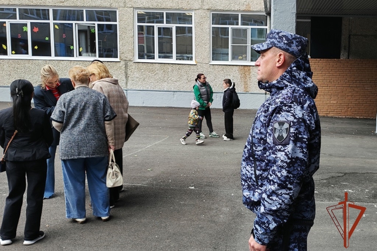 Росгвардия обеспечила безопасность граждан во время празднования Дня знаний в Томской области