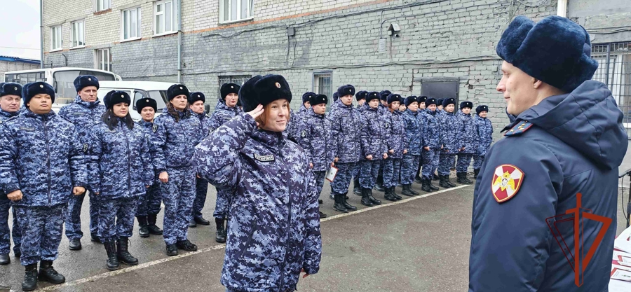 Торжественное построение в честь 74-летия вневедомственной охраны Росгвардии состоялось в Томске 
