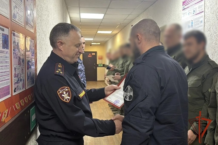Начальник Управления Росгвардии по Томской области поздравил личный состав СОБР «Корд» с профессиональным праздником