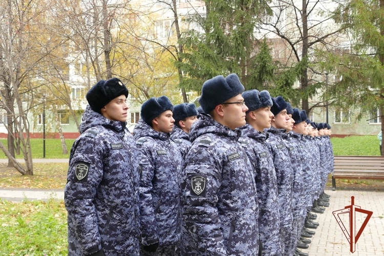 Новобранцы Росгвардии торжественно приняли присягу в Томской области