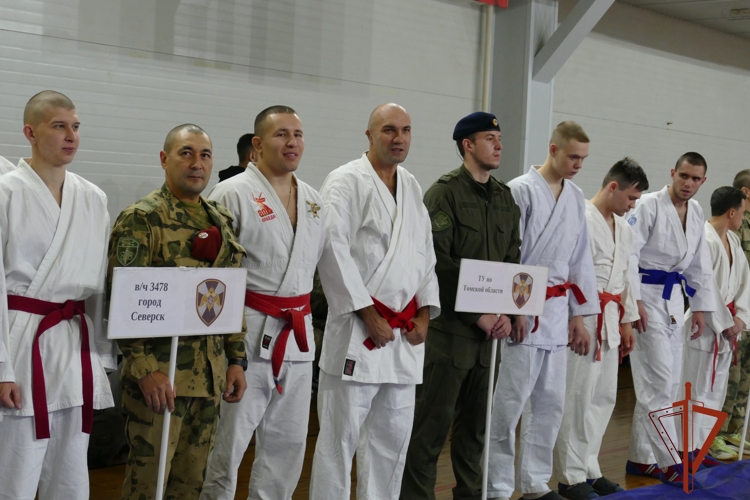 Чемпионат Сибирского ордена Жукова округа Росгвардии по рукопашному бою завершился в Омске
