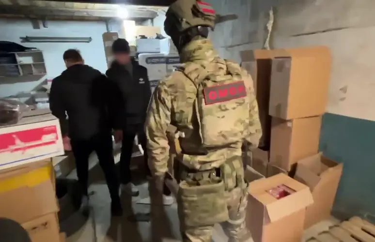 В Томской области при силовой поддержке Росгвардии выявлен подпольный алкоцех и изъята немаркированная табачная продукция (видео)