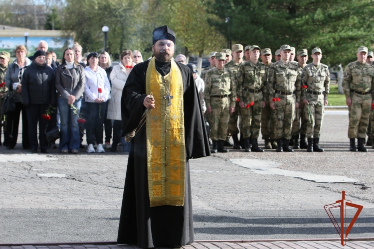 В северском соединении Росгвардии открыли обновленную мемориальную доску военнослужащим, погибшим при выполнении воинского долга (видео)